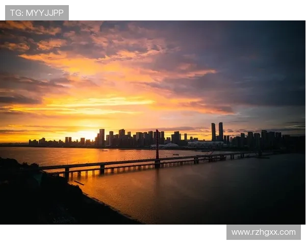 钱塘江畔战鼓擂中超浙江队续写绿茵信仰