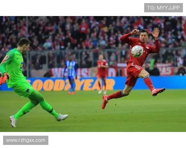 西甲直播精彩对决：拜仁与柏林赫塔赛事全程回放