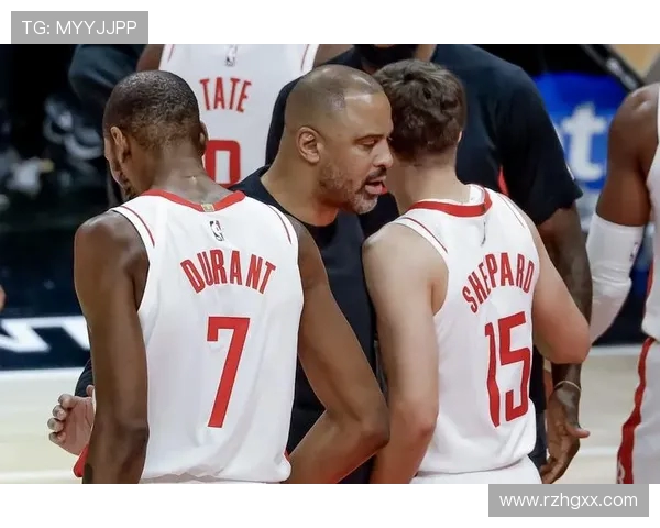 解析NBA火箭队28号球员在比赛中的角色与数据